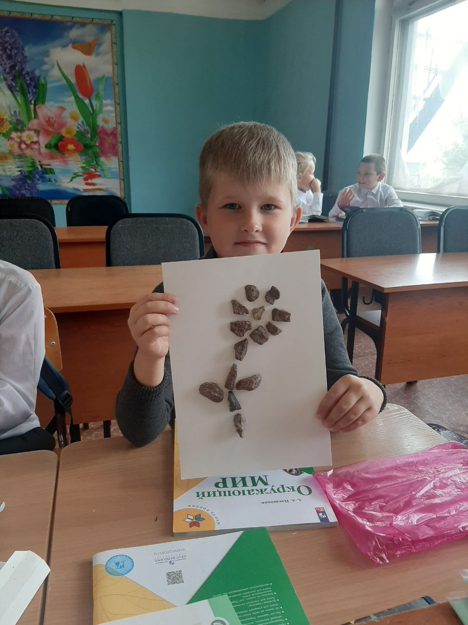 Аппликация из камня.